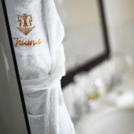 Hotel Juana
